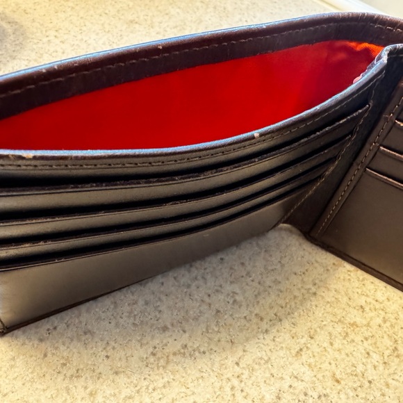 Coach men’s wallet, brown color, leather inside lightly used - Picture 4 of 6